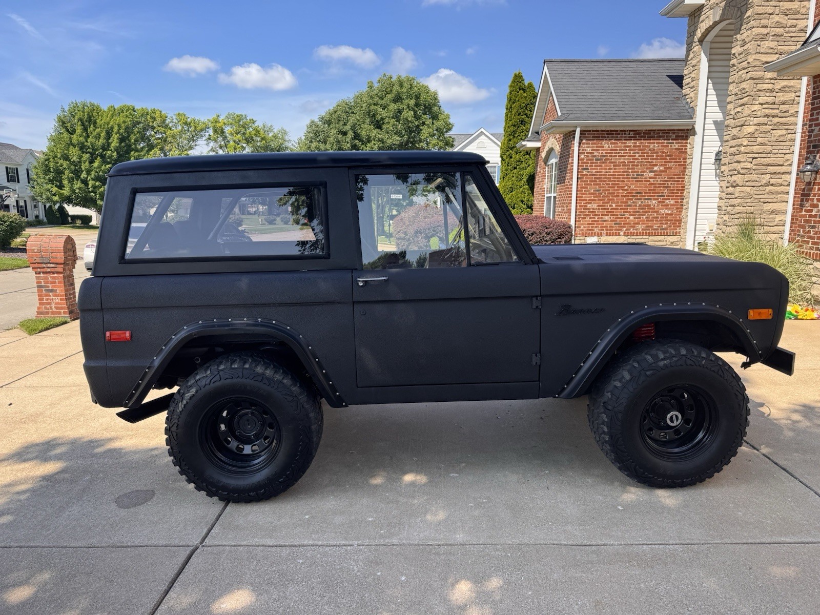 Ford-Bronco-1973-SUV-7