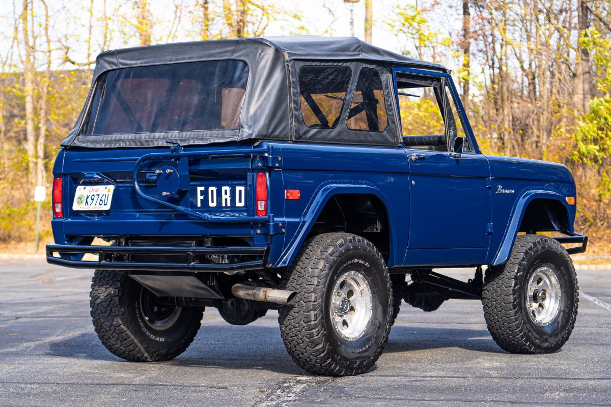 Ford-Bronco-1973-blue-4