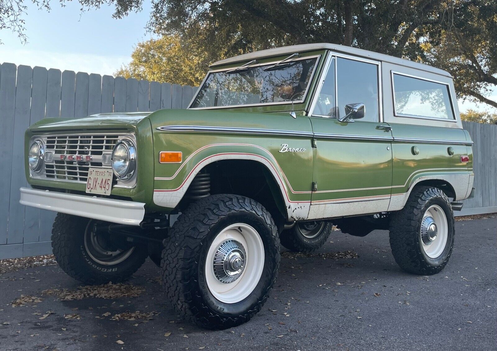 Ford-Bronco-1974-1