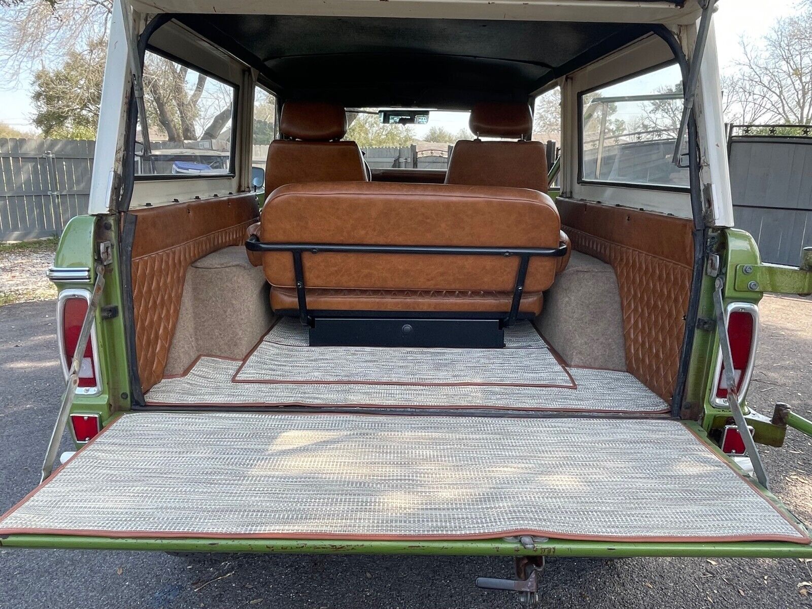 Ford-Bronco-1974-29