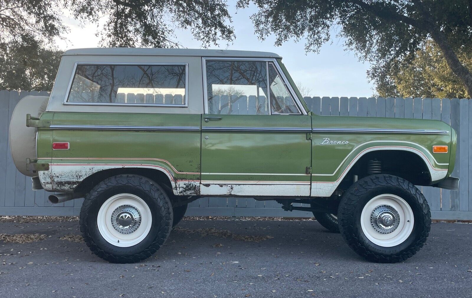 Ford-Bronco-1974-9
