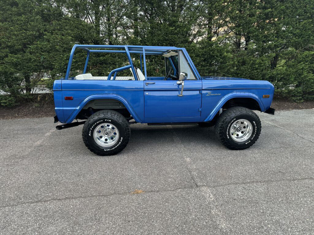 Ford-Bronco-1975-10