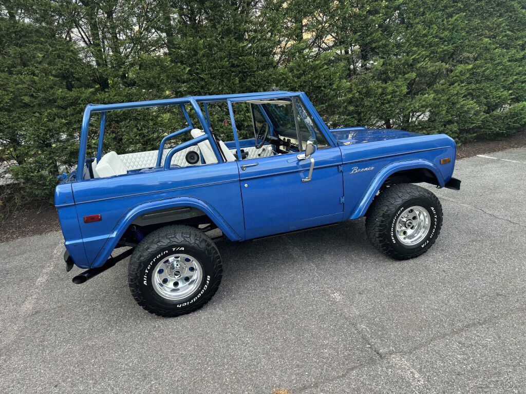 Ford-Bronco-1975-11