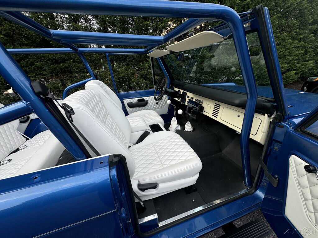 Ford-Bronco-1975-13