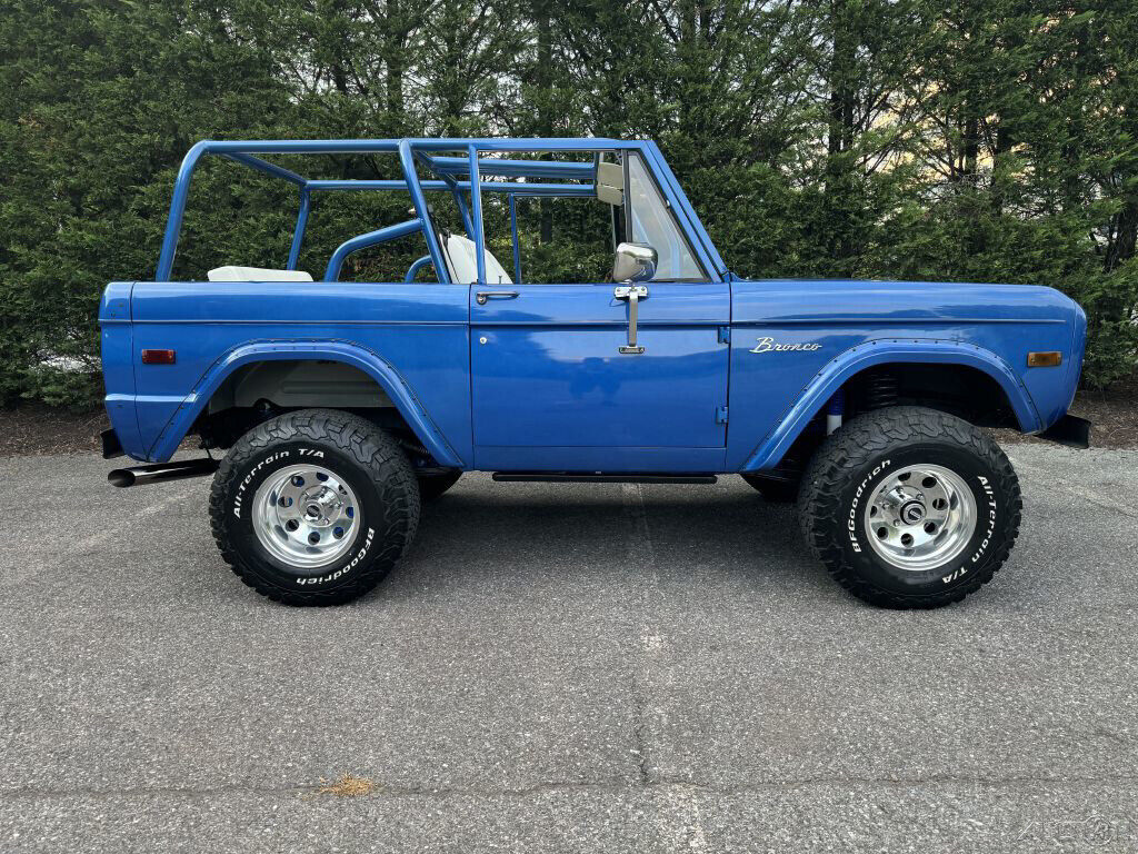 Ford-Bronco-1975-18