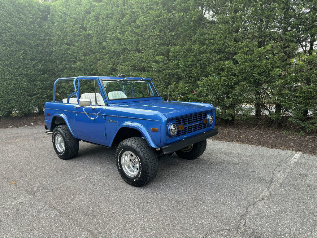 Ford-Bronco-1975-2