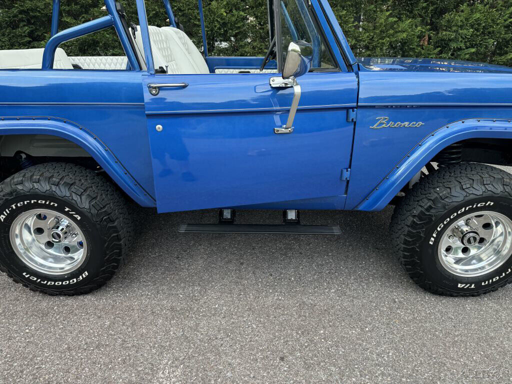 Ford-Bronco-1975-21