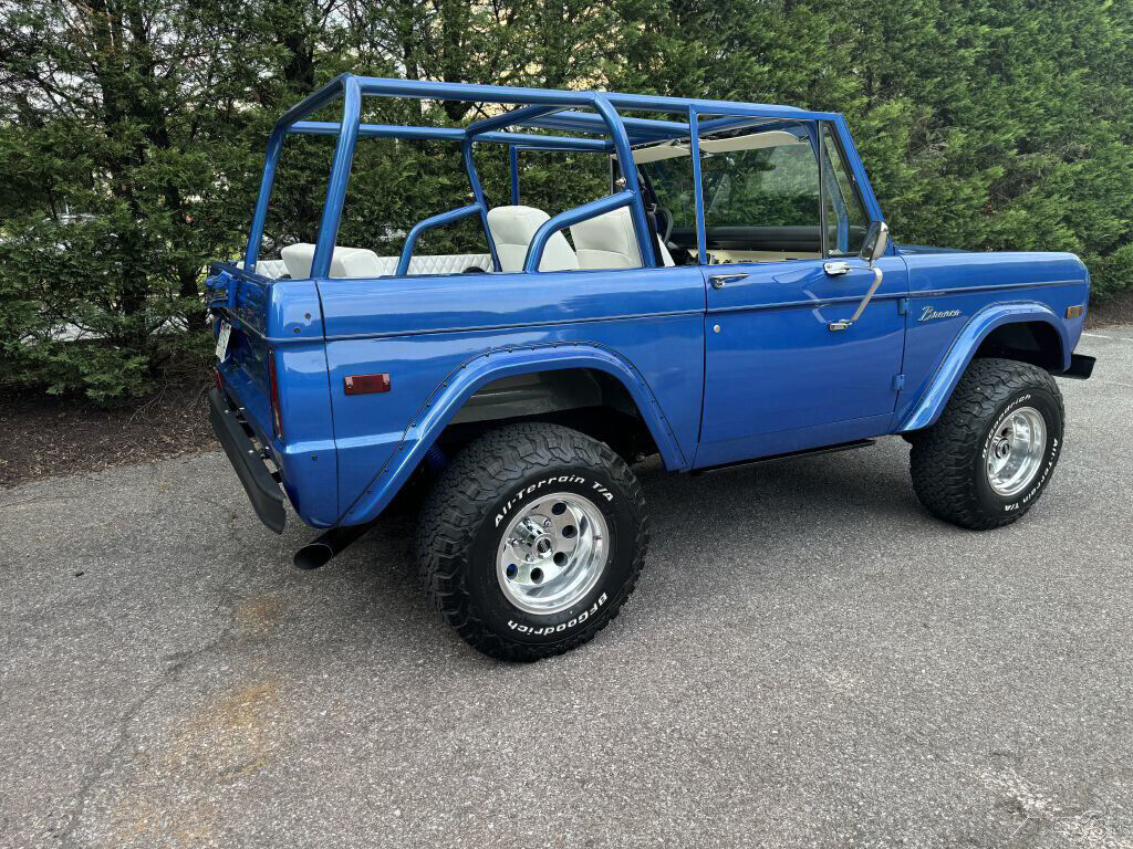 Ford-Bronco-1975-23
