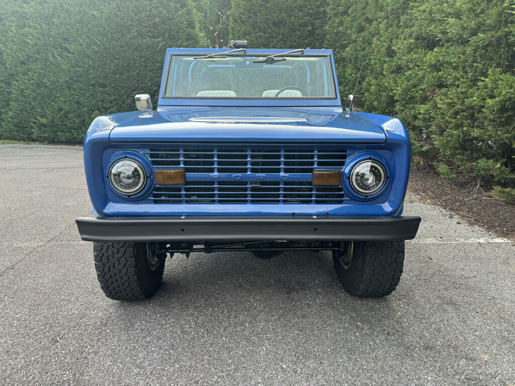 Ford-Bronco-1975-3