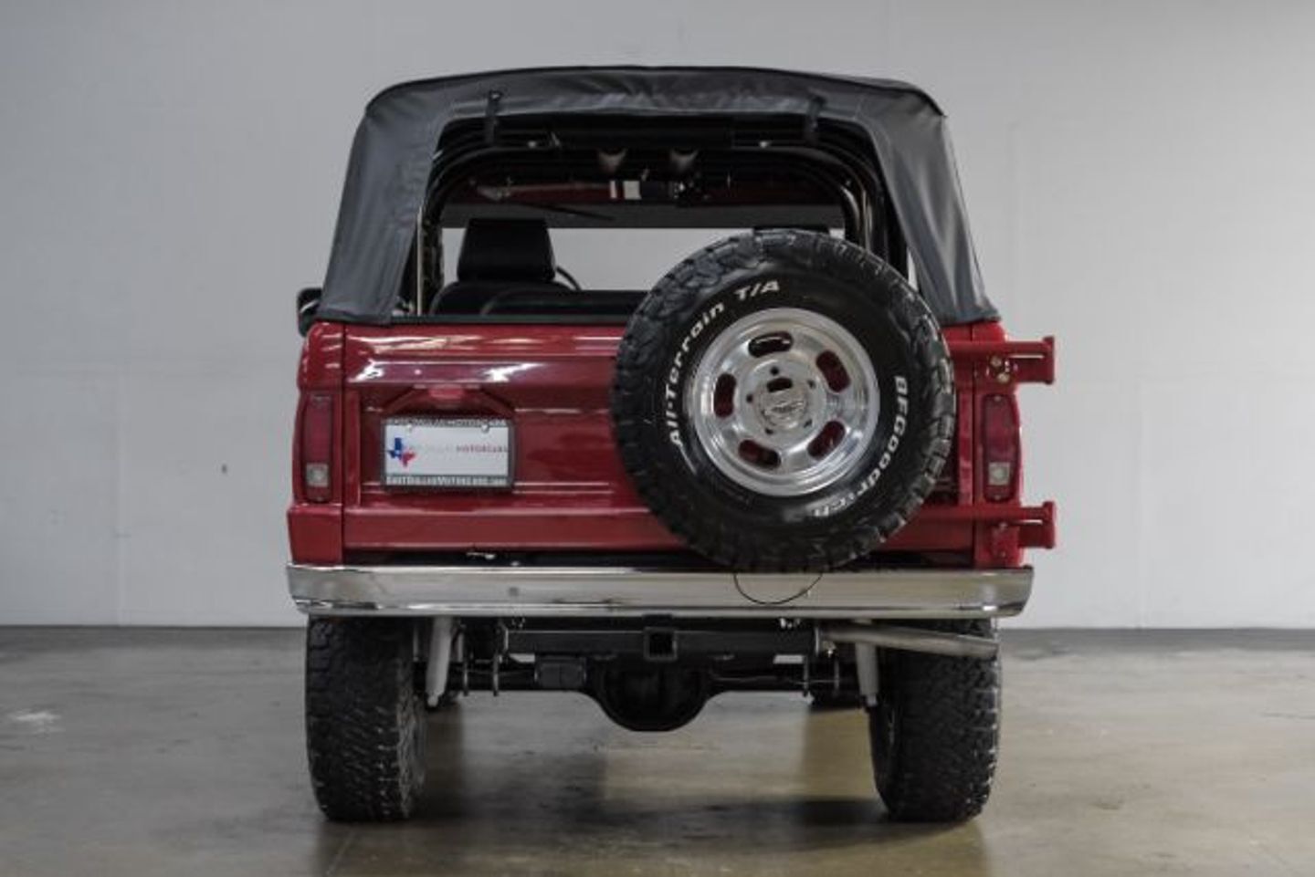 Ford-Bronco-1975-SUV-12