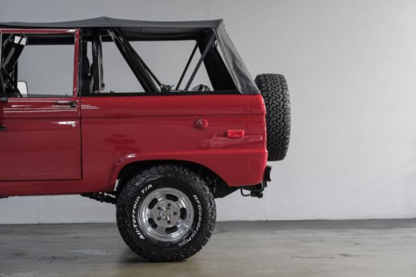 Ford-Bronco-1975-SUV-16