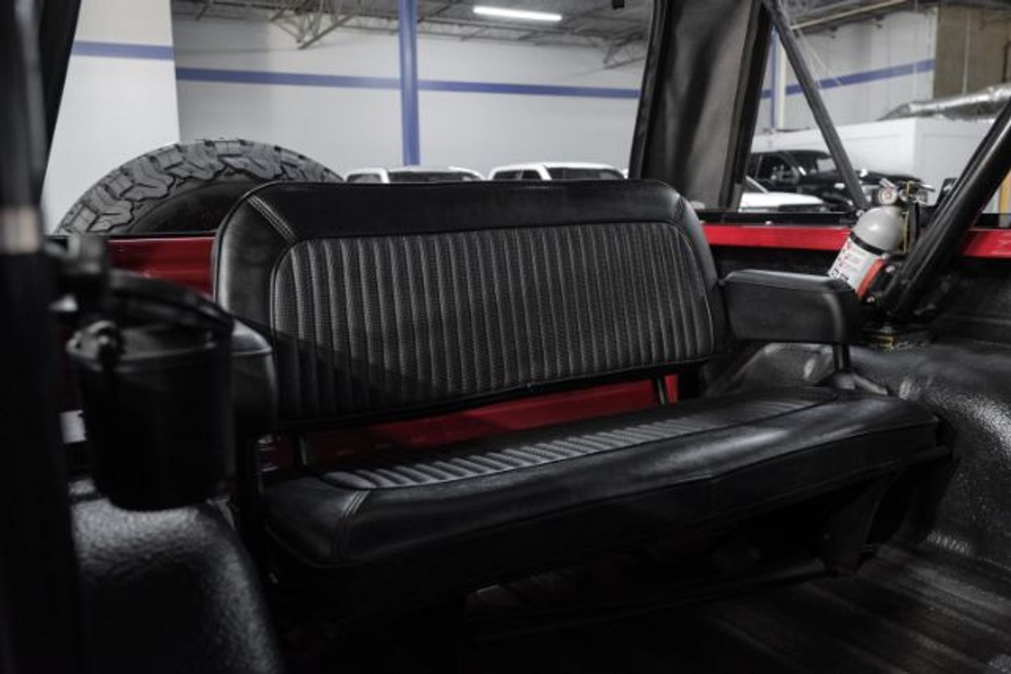 Ford-Bronco-1975-SUV-27