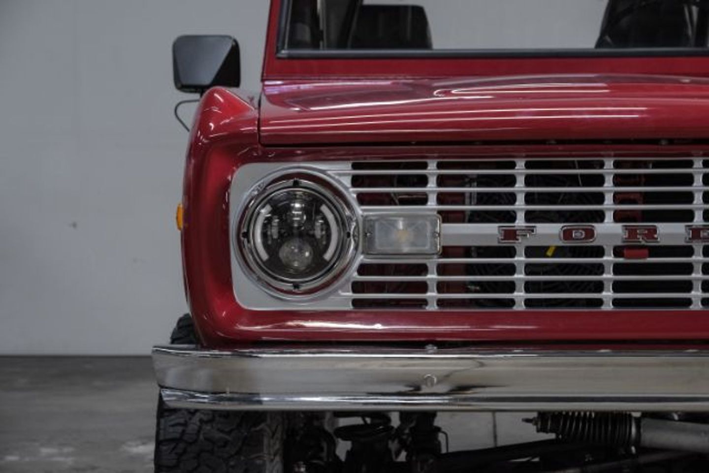 Ford-Bronco-1975-SUV-33