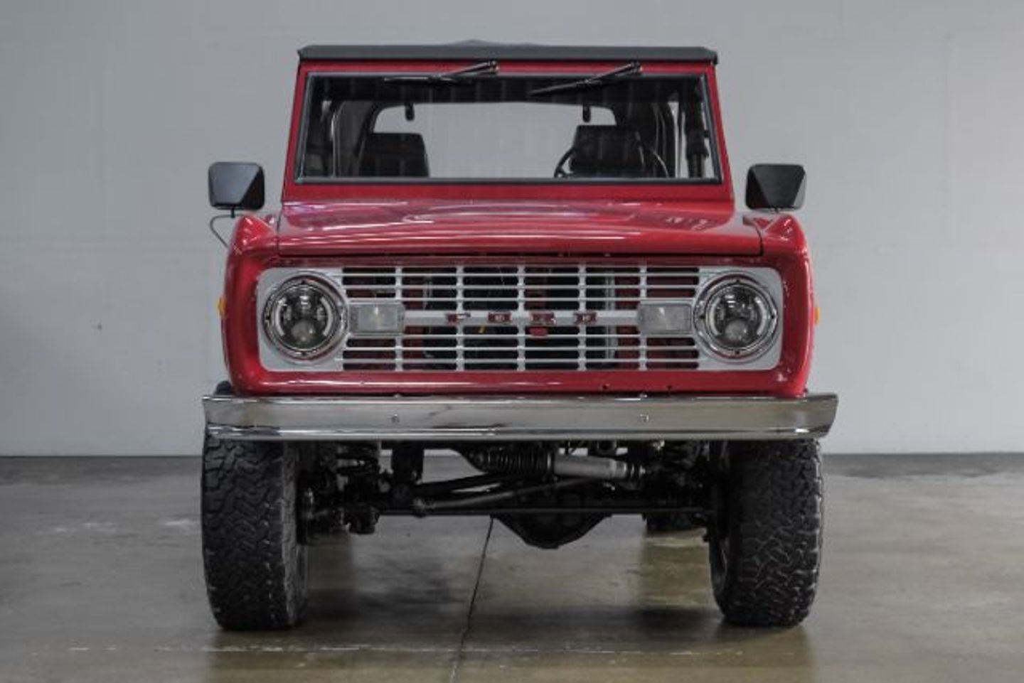 Ford-Bronco-1975-SUV-4
