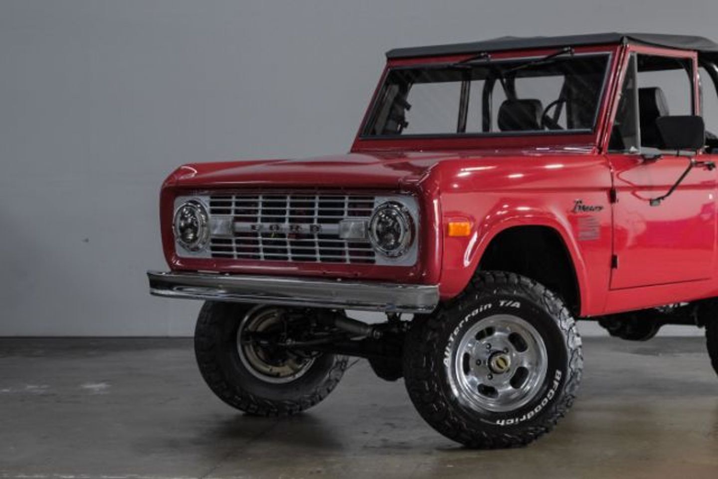 Ford-Bronco-1975-SUV-6