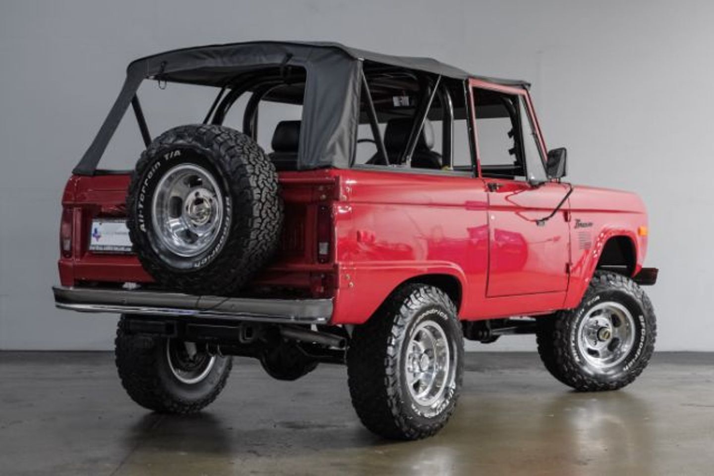 Ford-Bronco-1975-SUV-9