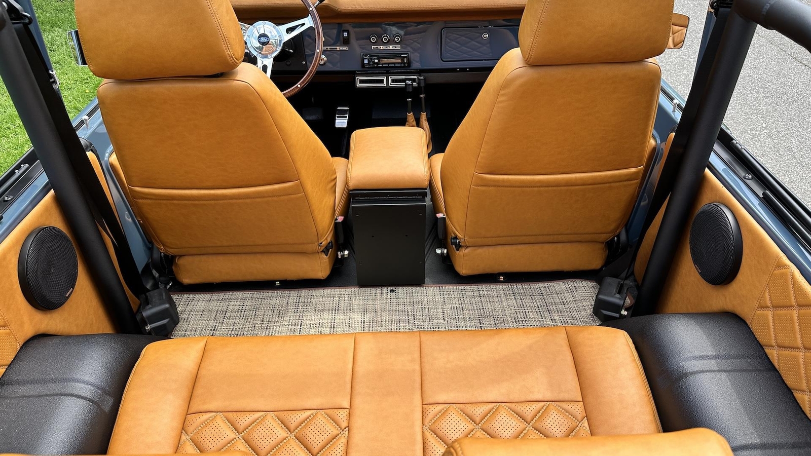 Ford-Bronco-1976-Convertible-32