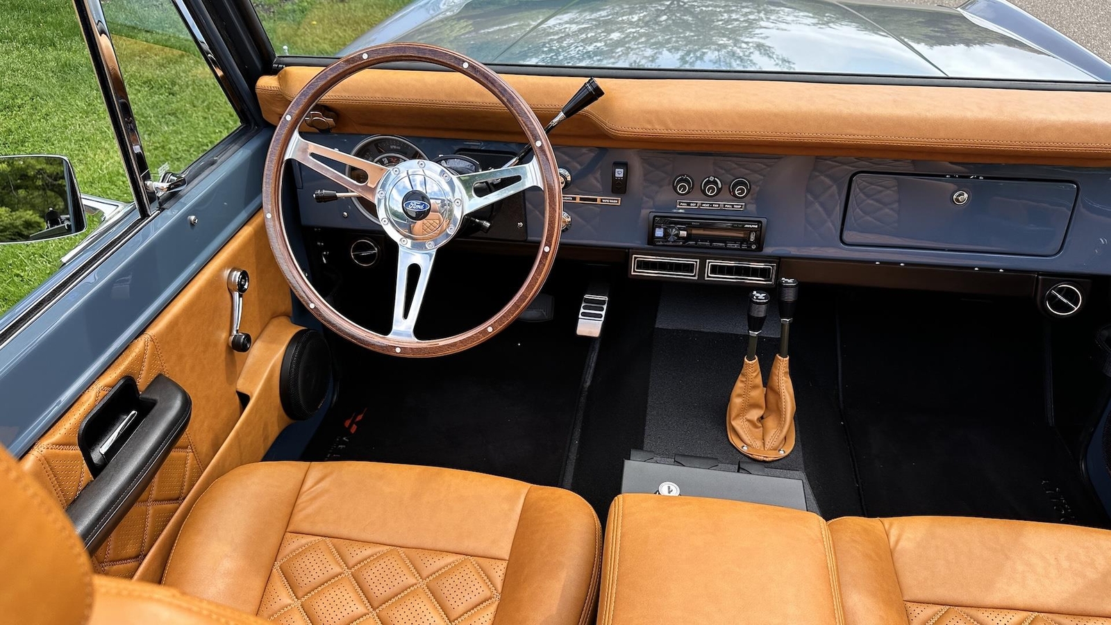Ford-Bronco-1976-Convertible-33