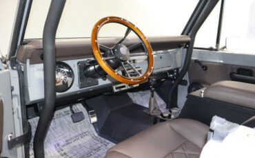 Ford-Bronco-1976-SUV-19