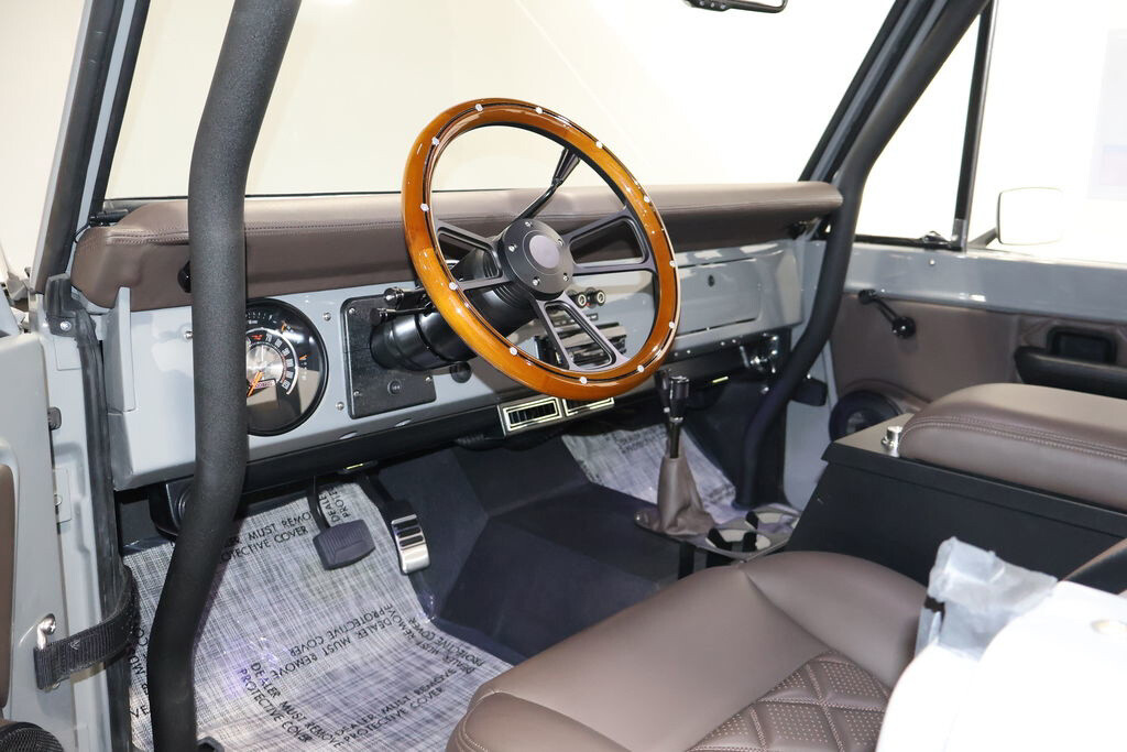 Ford-Bronco-1976-SUV-19
