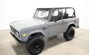 Ford-Bronco-1976-SUV-3