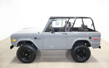 Ford-Bronco-1976-SUV-5