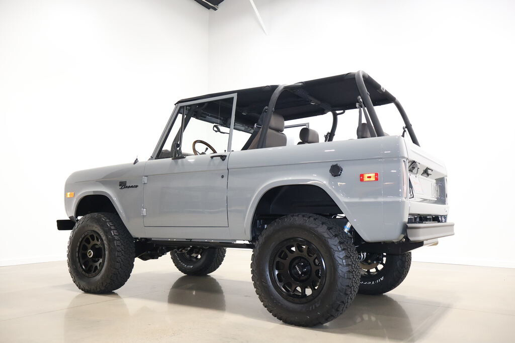 Ford-Bronco-1976-SUV-6