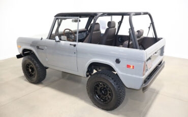Ford-Bronco-1976-SUV-7