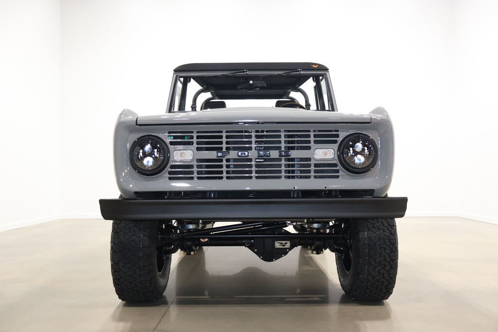 Ford-Bronco-1976-SUV-8