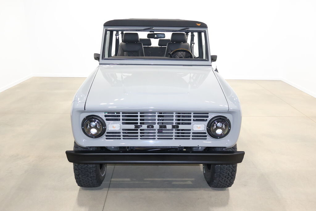 Ford-Bronco-1976-SUV-9
