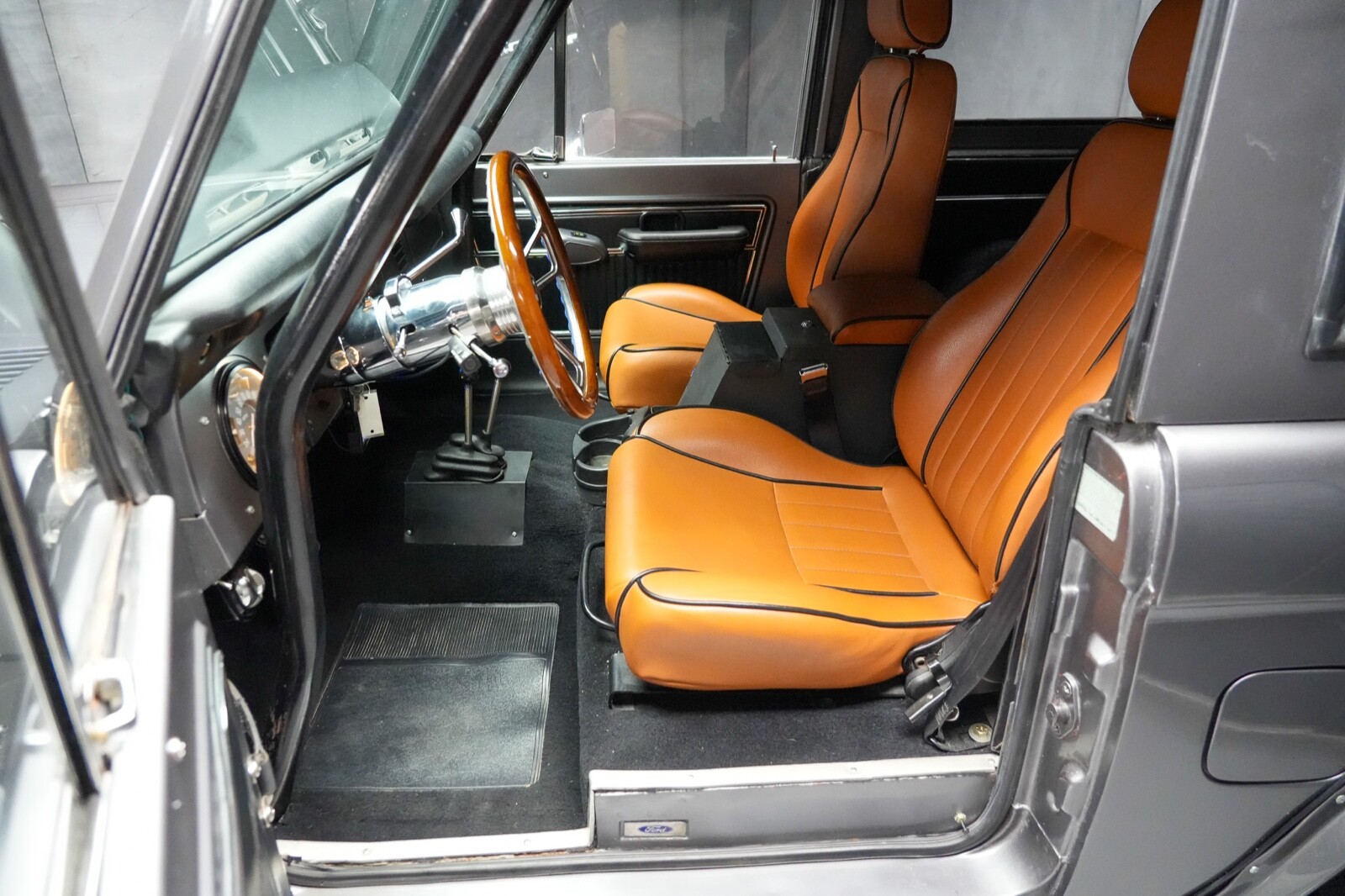Ford-Bronco-1977-11