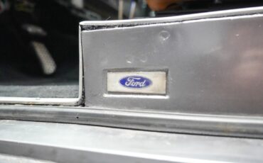 Ford-Bronco-1977-26