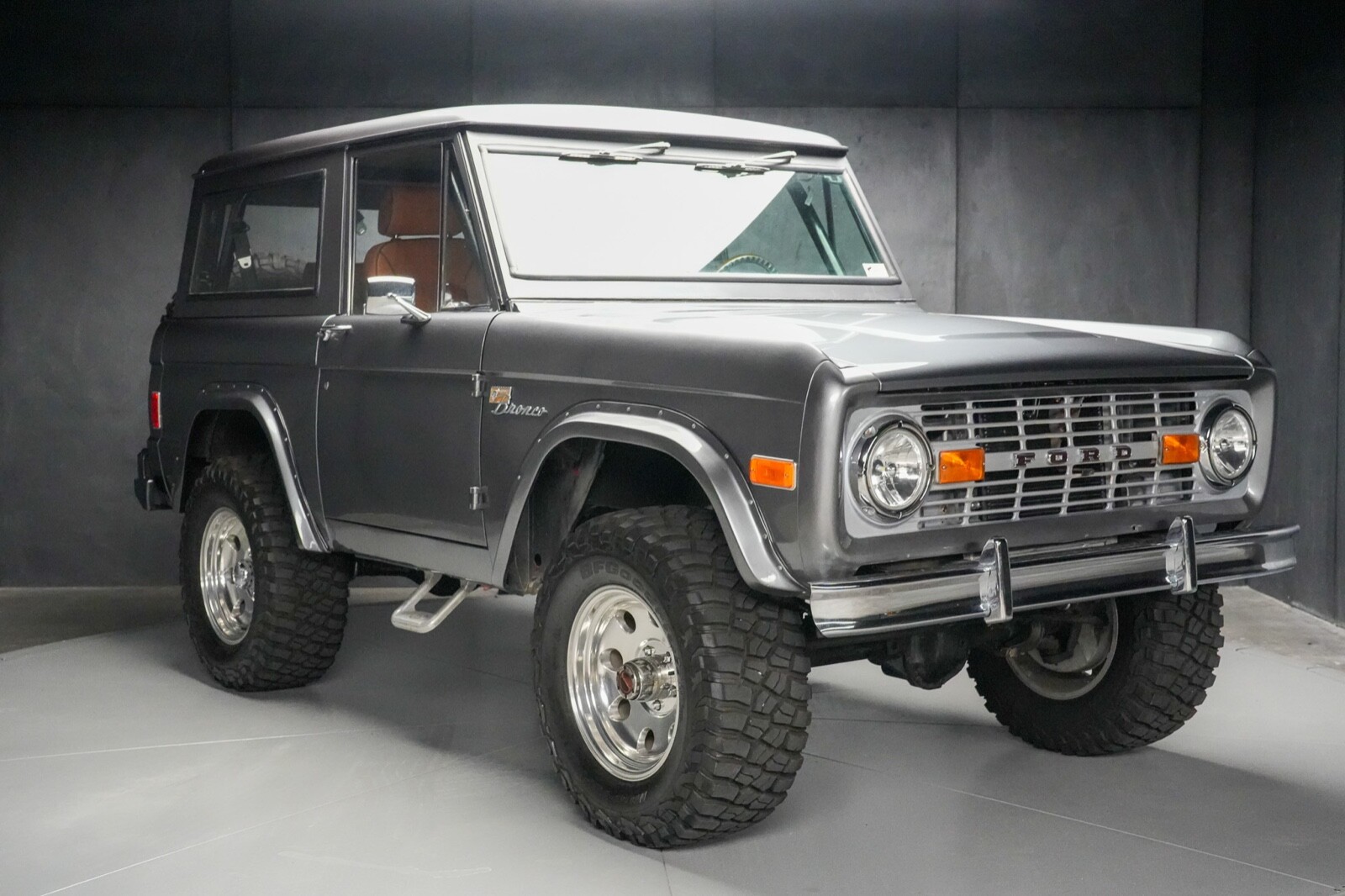 Ford-Bronco-1977-7