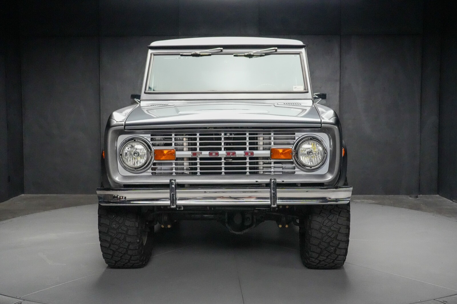 Ford-Bronco-1977-8