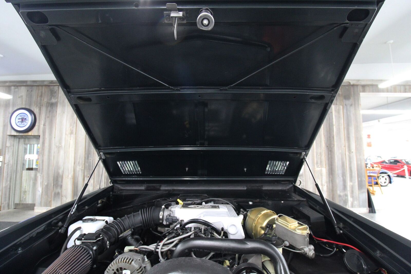 Ford-Bronco-1977-Restomod-33