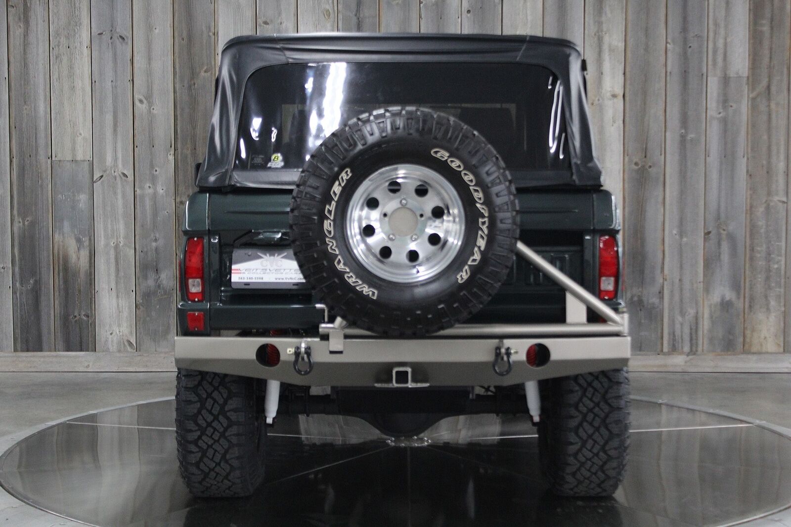 Ford-Bronco-1977-Restomod-9