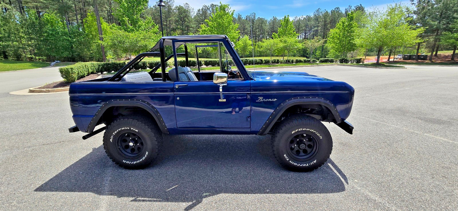 Ford-Bronco-1977-SUV-1