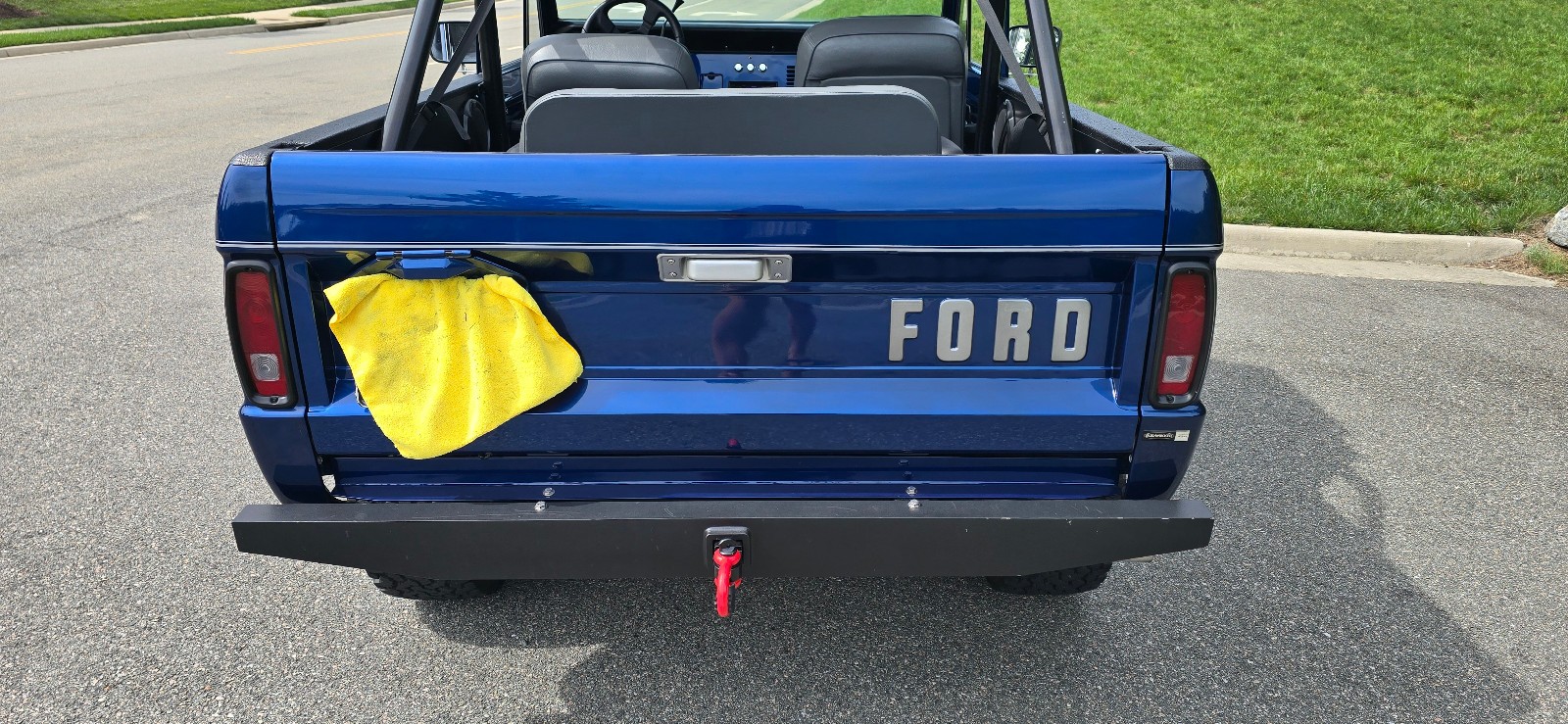 Ford-Bronco-1977-SUV-22