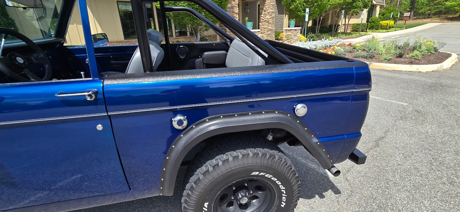 Ford-Bronco-1977-SUV-26