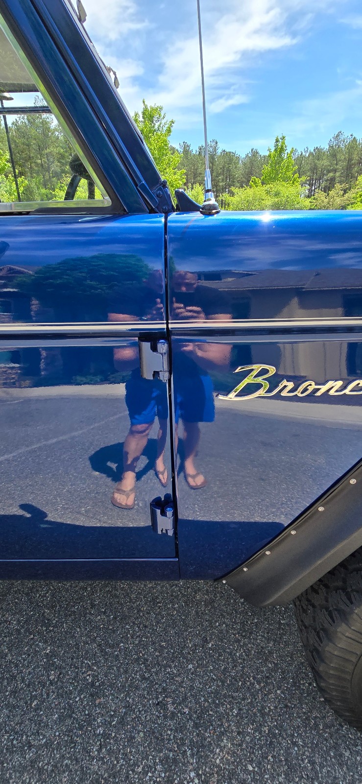 Ford-Bronco-1977-SUV-32