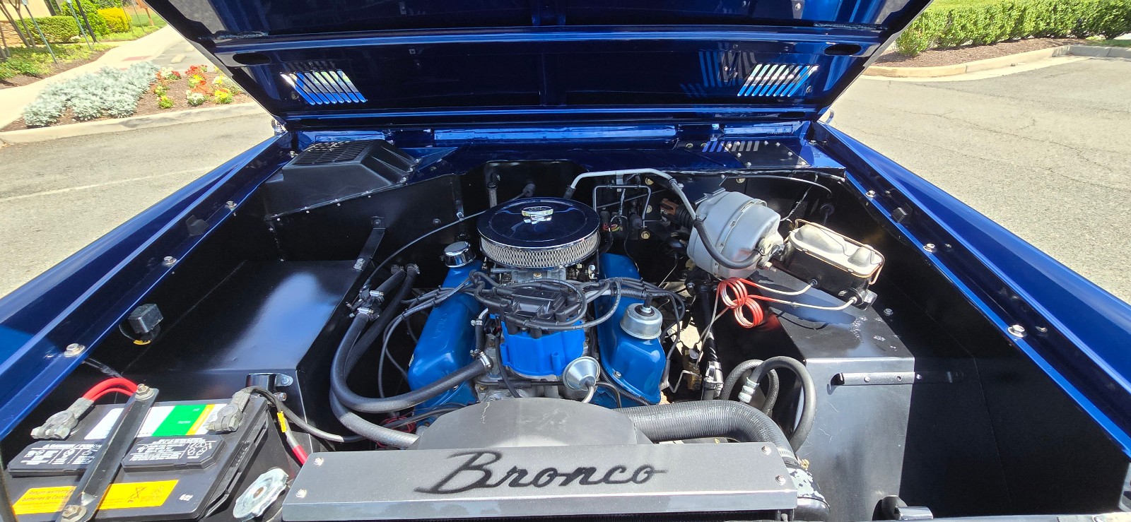 Ford-Bronco-1977-SUV-9