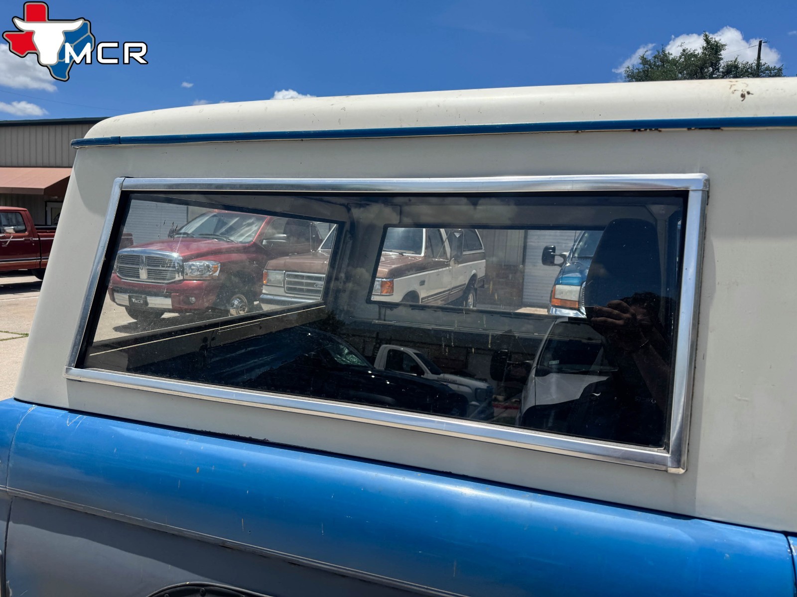 Ford-Bronco-1977-Utility-11