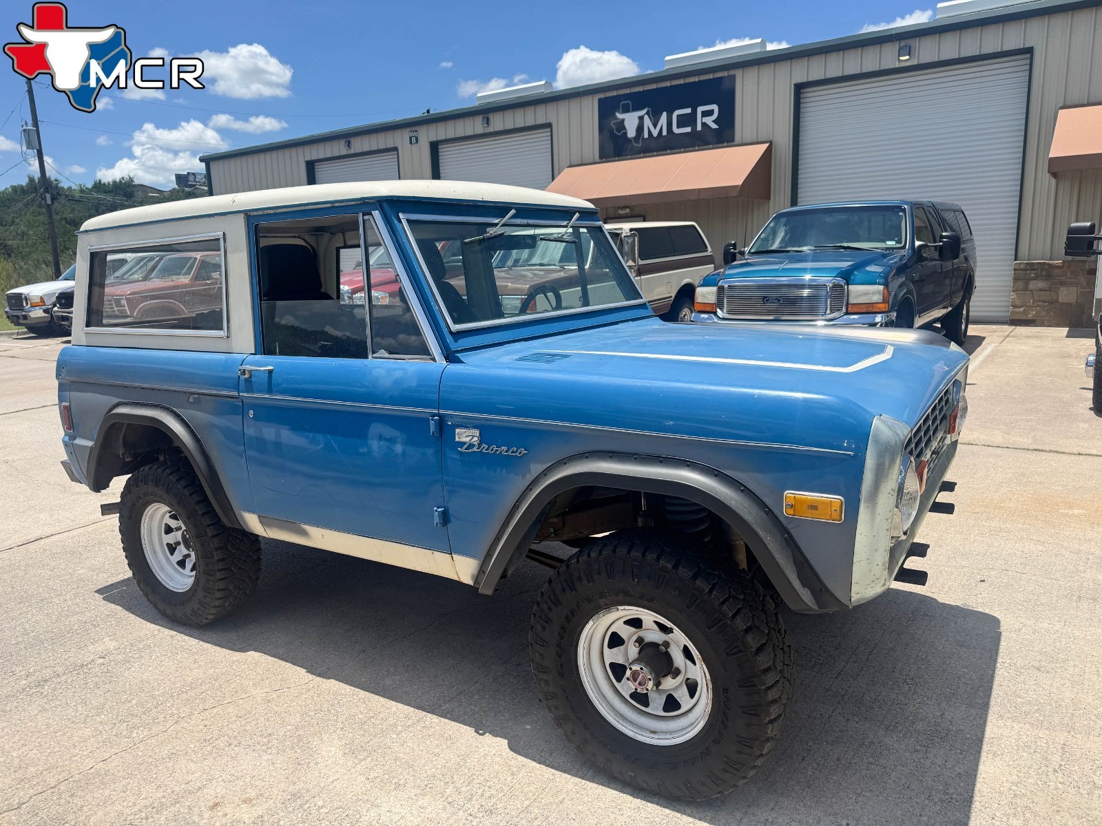 Ford-Bronco-1977-Utility-2