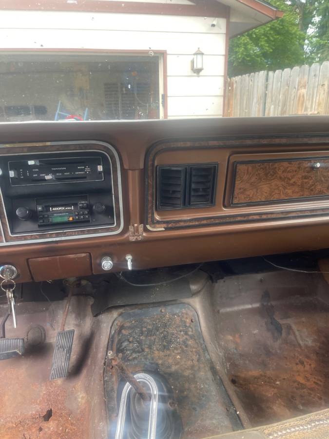 Ford-Bronco-1978-10