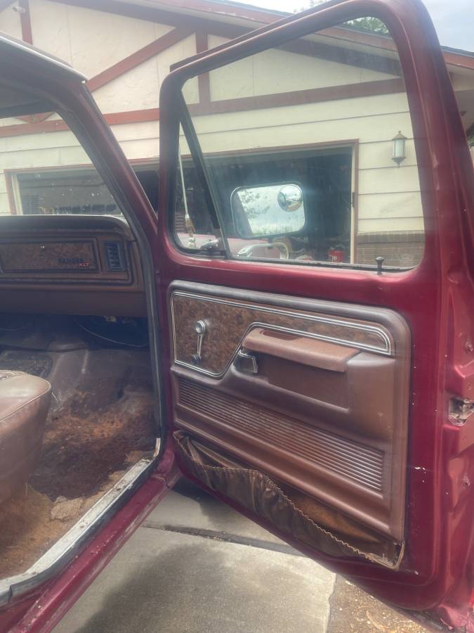 Ford-Bronco-1978-12