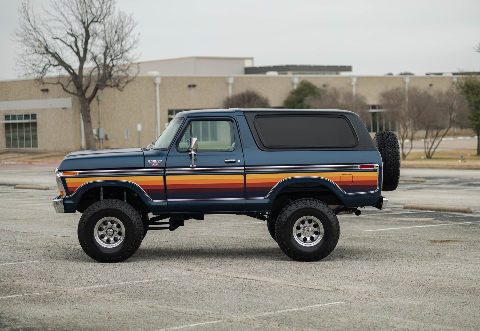 Ford-Bronco-1978-SUV-11