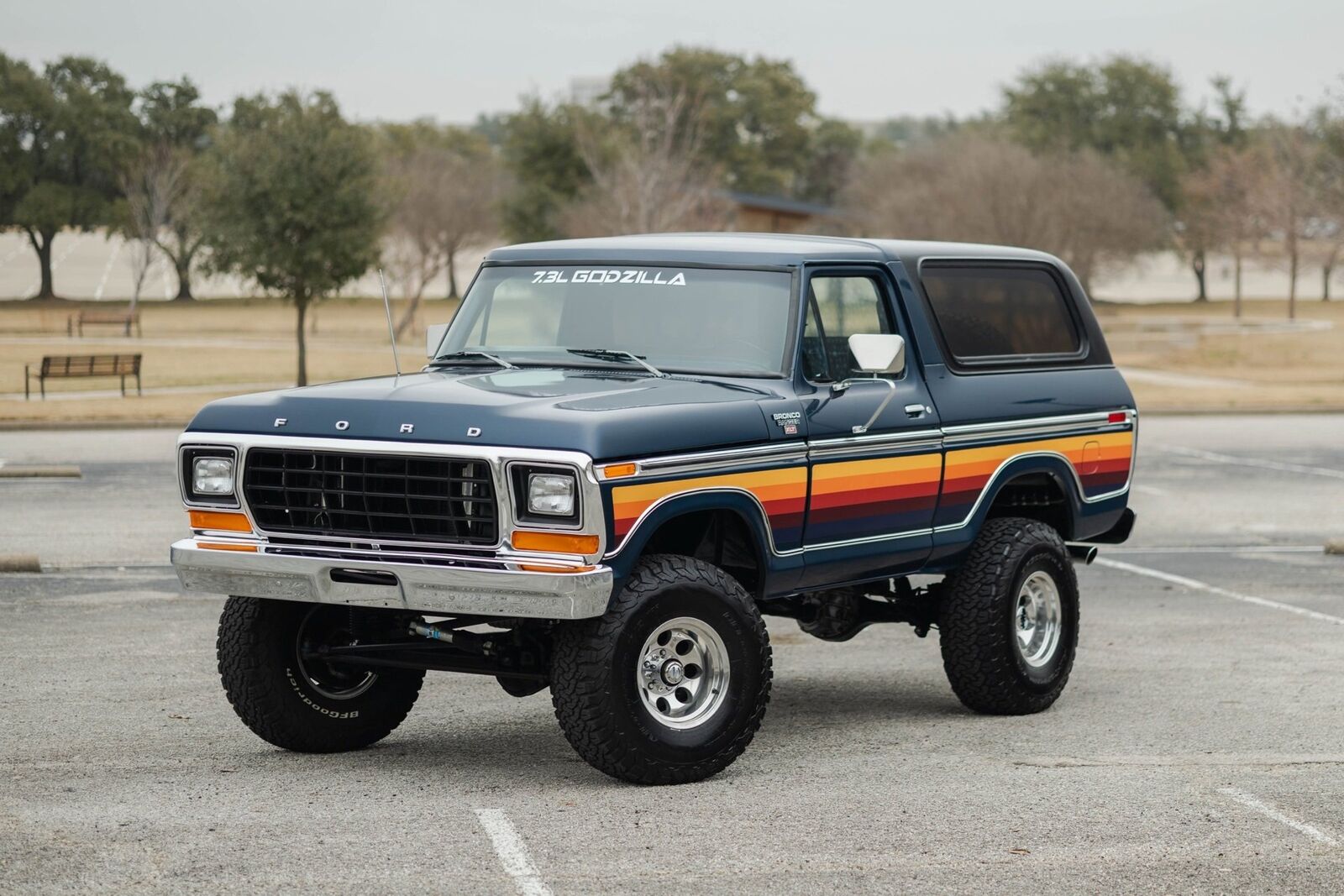 Ford-Bronco-1978-SUV-2