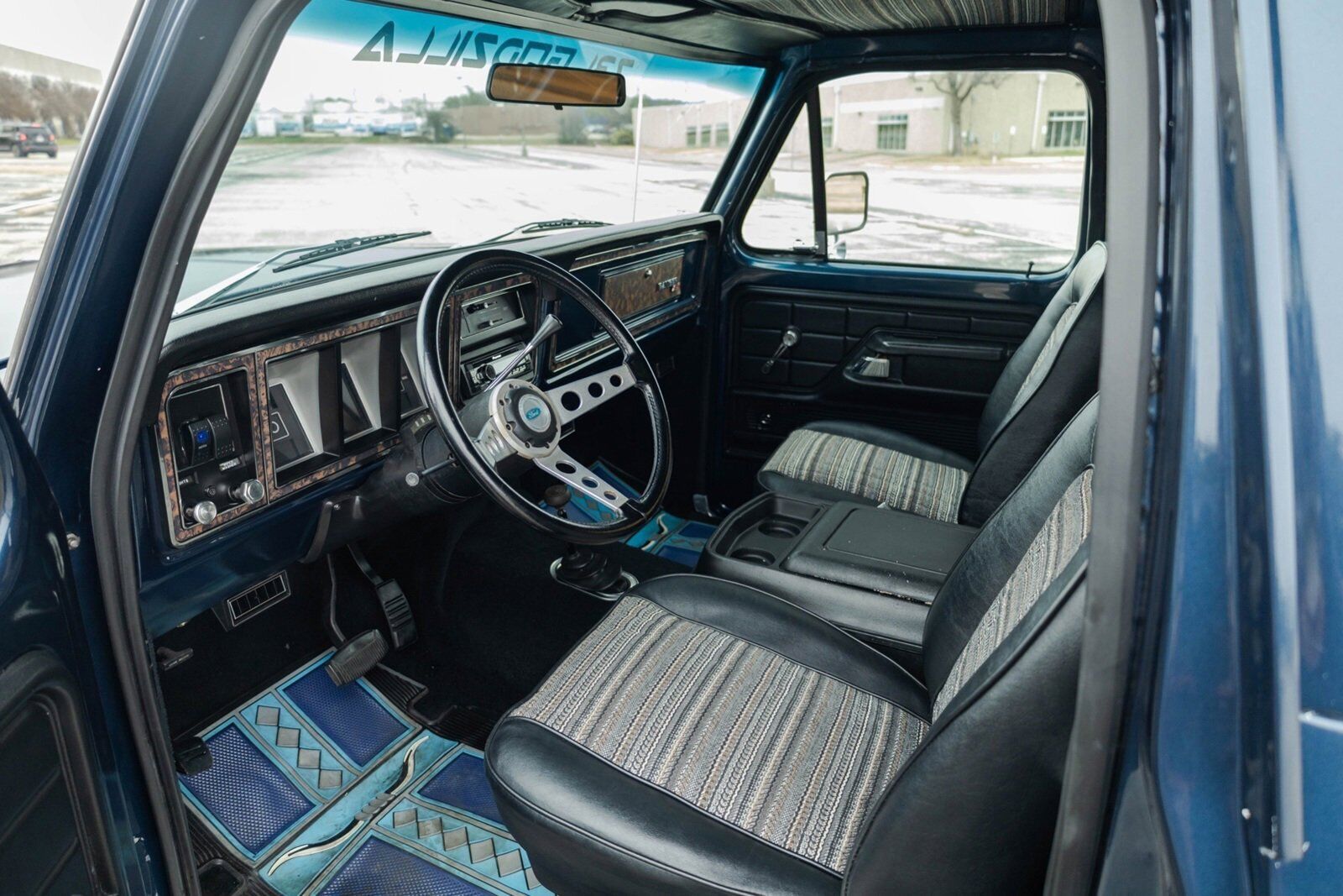 Ford-Bronco-1978-SUV-34