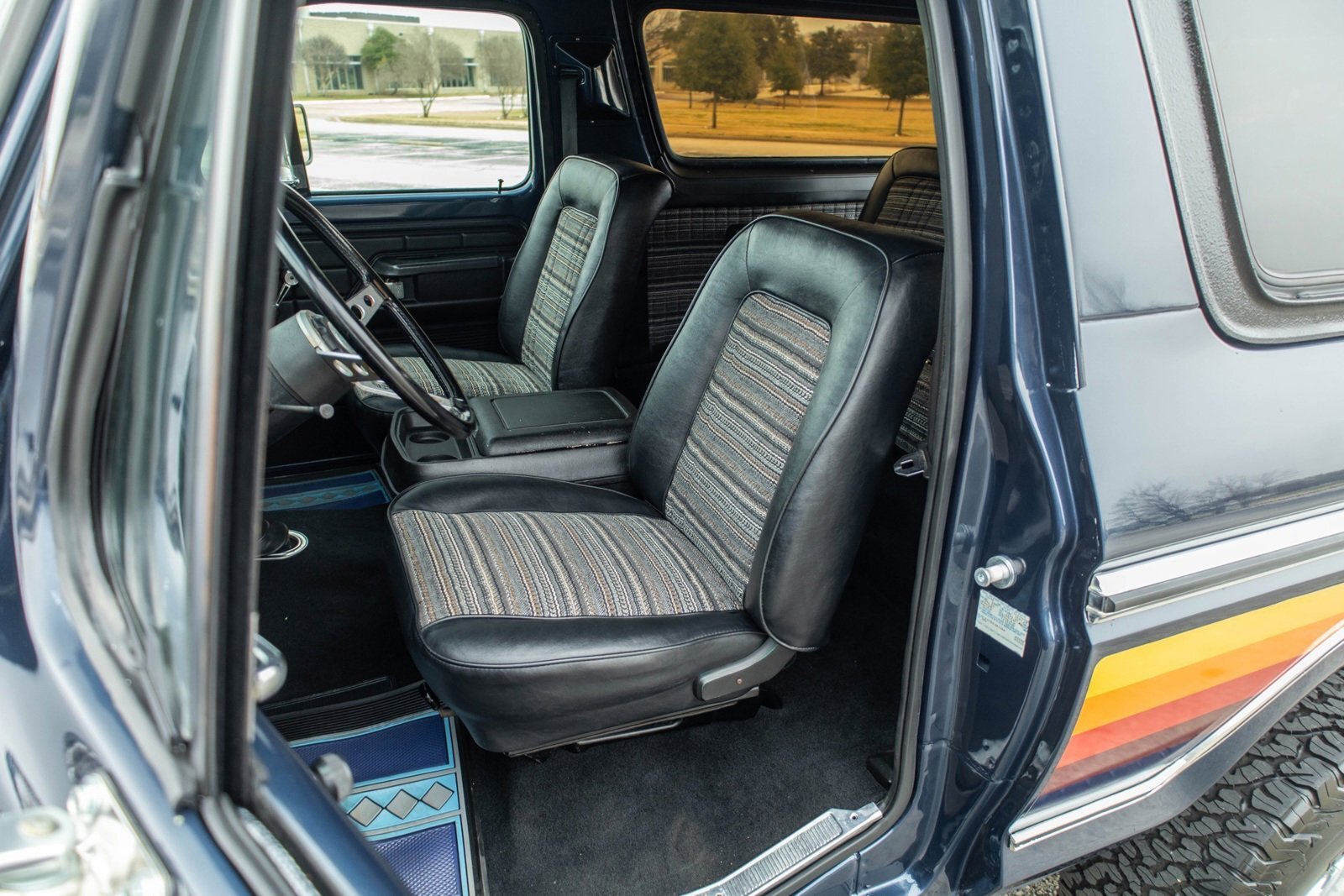 Ford-Bronco-1978-SUV-36