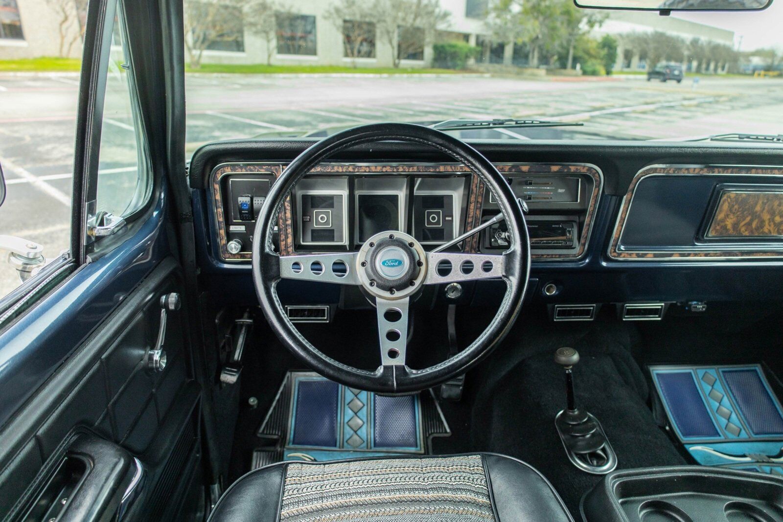 Ford-Bronco-1978-SUV-37